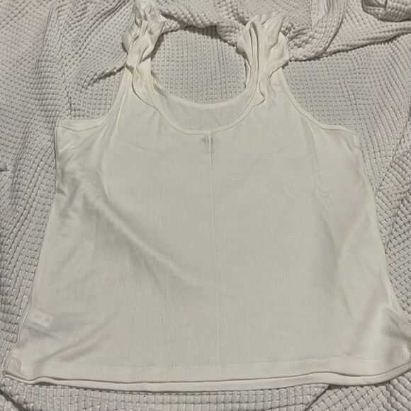 NWT- GAP- XXL. Flutter Sleeve Tank - Picture 2 of 8